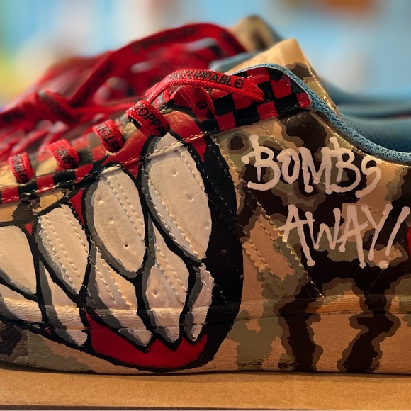 customized hand Painted Mens 9.5 Superstar from Triple White To WW2 inspired - Picture 5 of 10